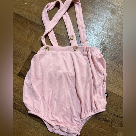 Kyte BABY Other - Kyte Baby 4T pink romper